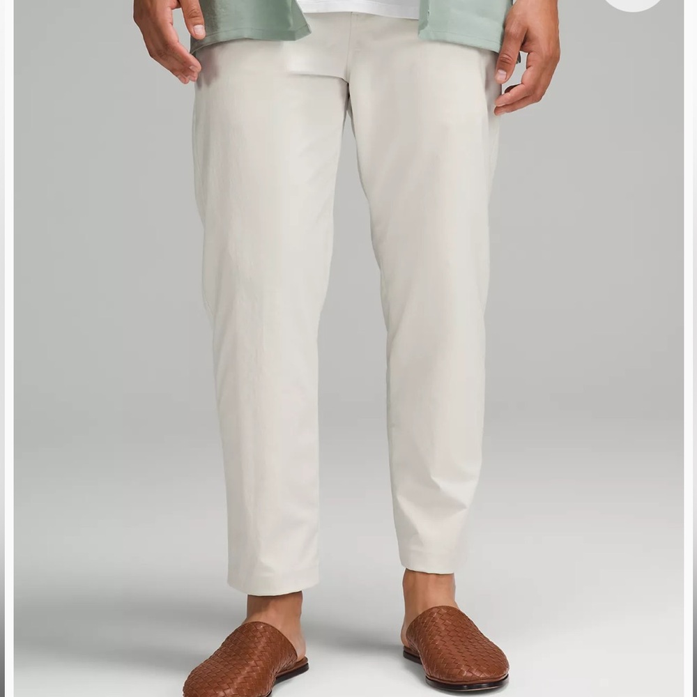 LULULEMON Men’s Relaxed-Tapered Smooth Twill Trouser - Size 34, Bone color